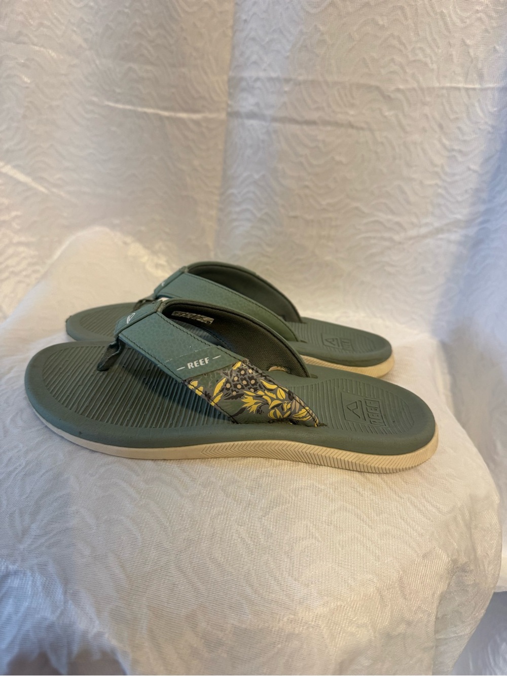 Reef Flip Flops - Picture 3 of 6